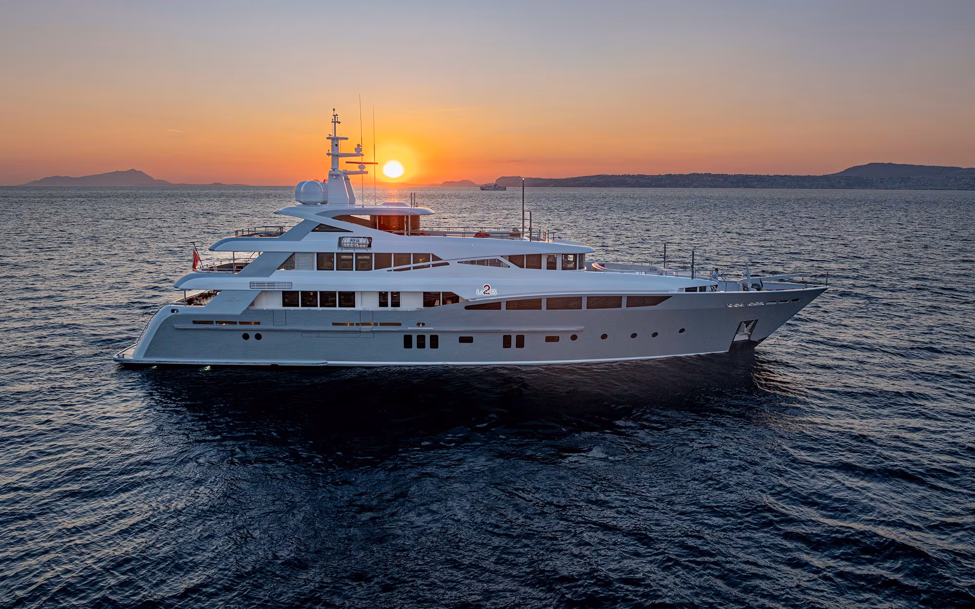 M/Y 2 LADIES 46.4m 152' 1" Rossinavi 2012