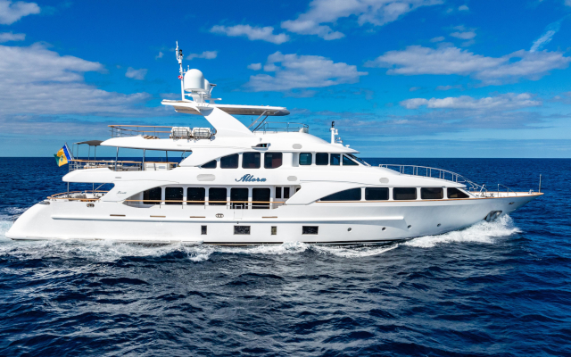 M/Y ALLORA 121 Benetti 2011