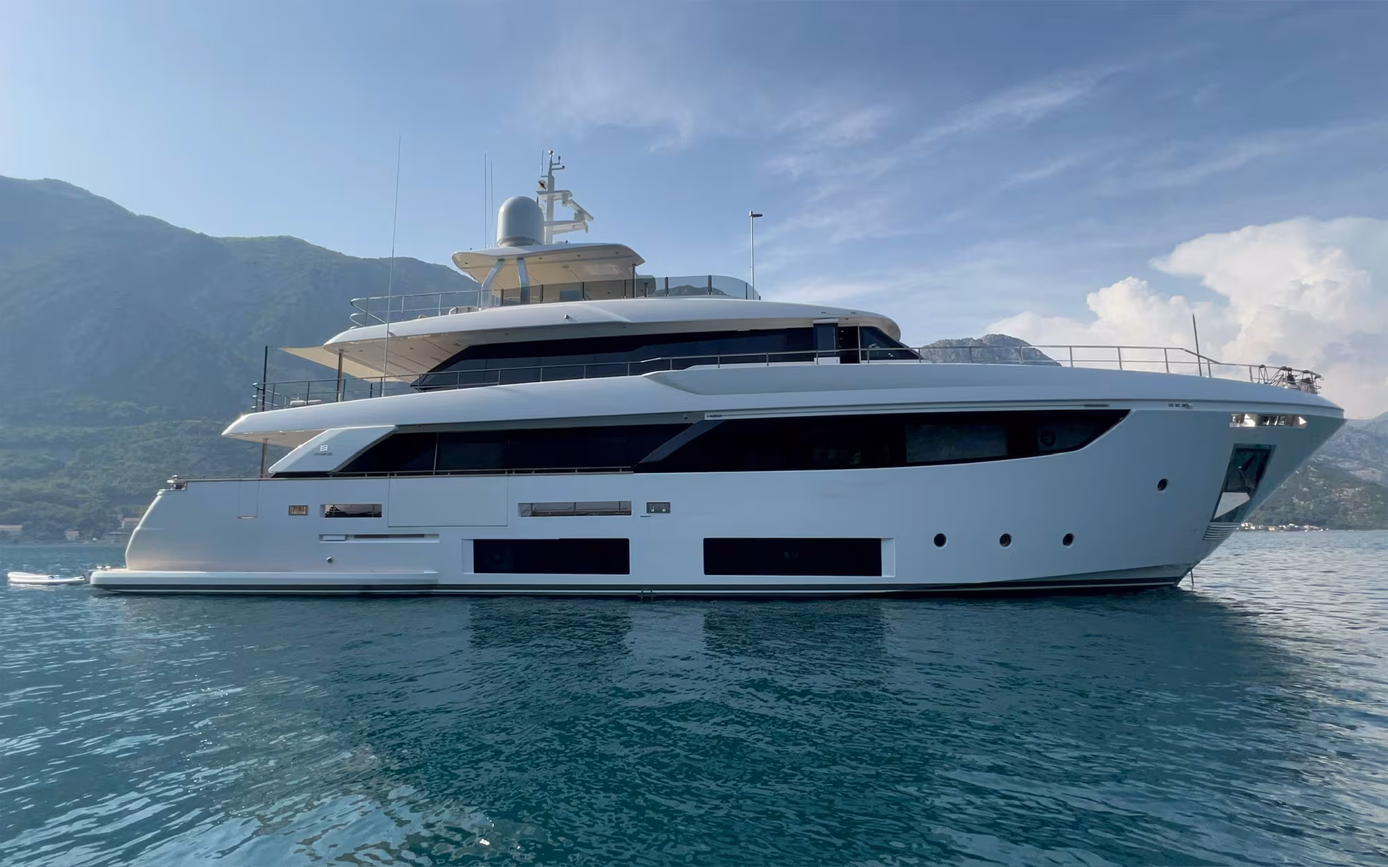 M/Y Adelia Custom Line Navetta 33 108'3" 2021