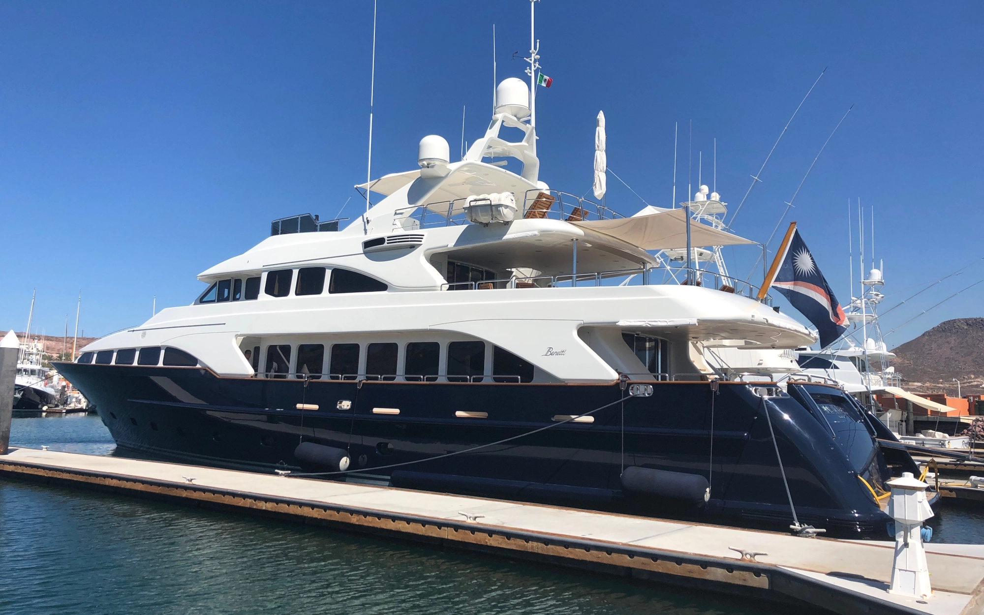 Albatross 115' Benetti 2004 by Denison Yachting