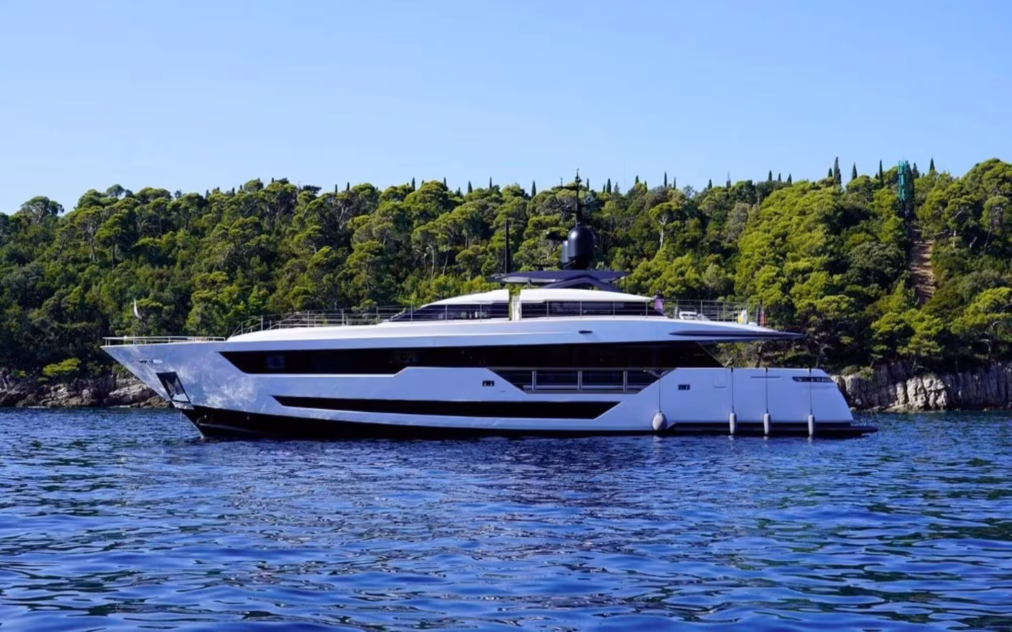 M/Y Erolia 120 Custom Line 2022