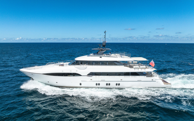 M/Y Familybilt 121 feet Moonen 2015