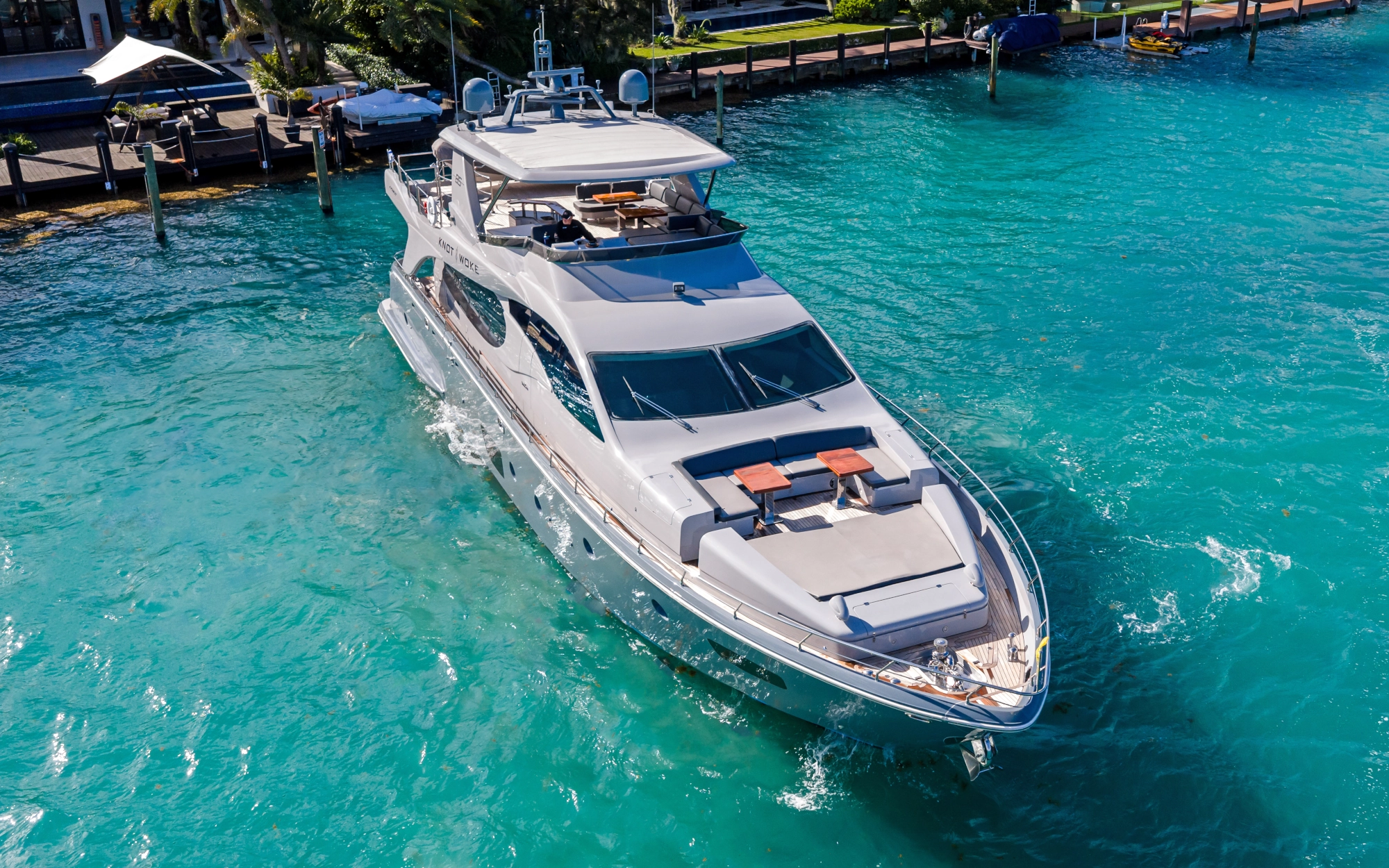 KNOT WOKE 85' Azimut 2009