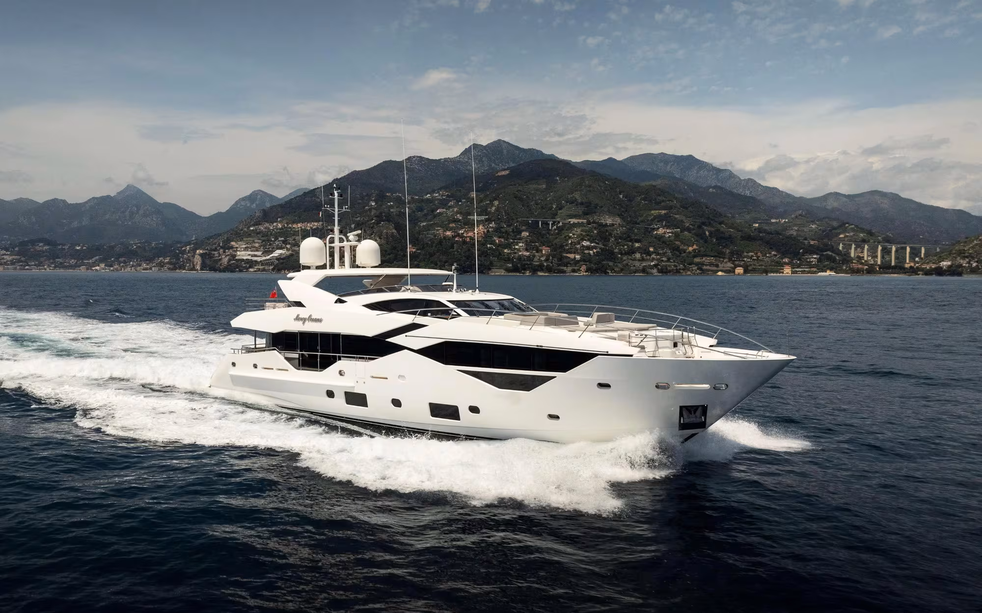 M/Y King Power 116' Sunseeker 2016