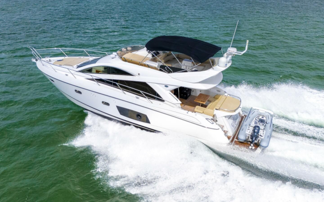 M/Y Manhattan Sunseeker 53 2013