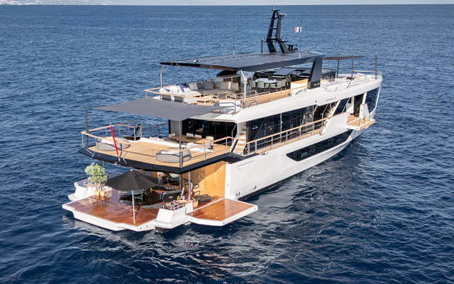 M/Y Numarine 30xp 100' 2025