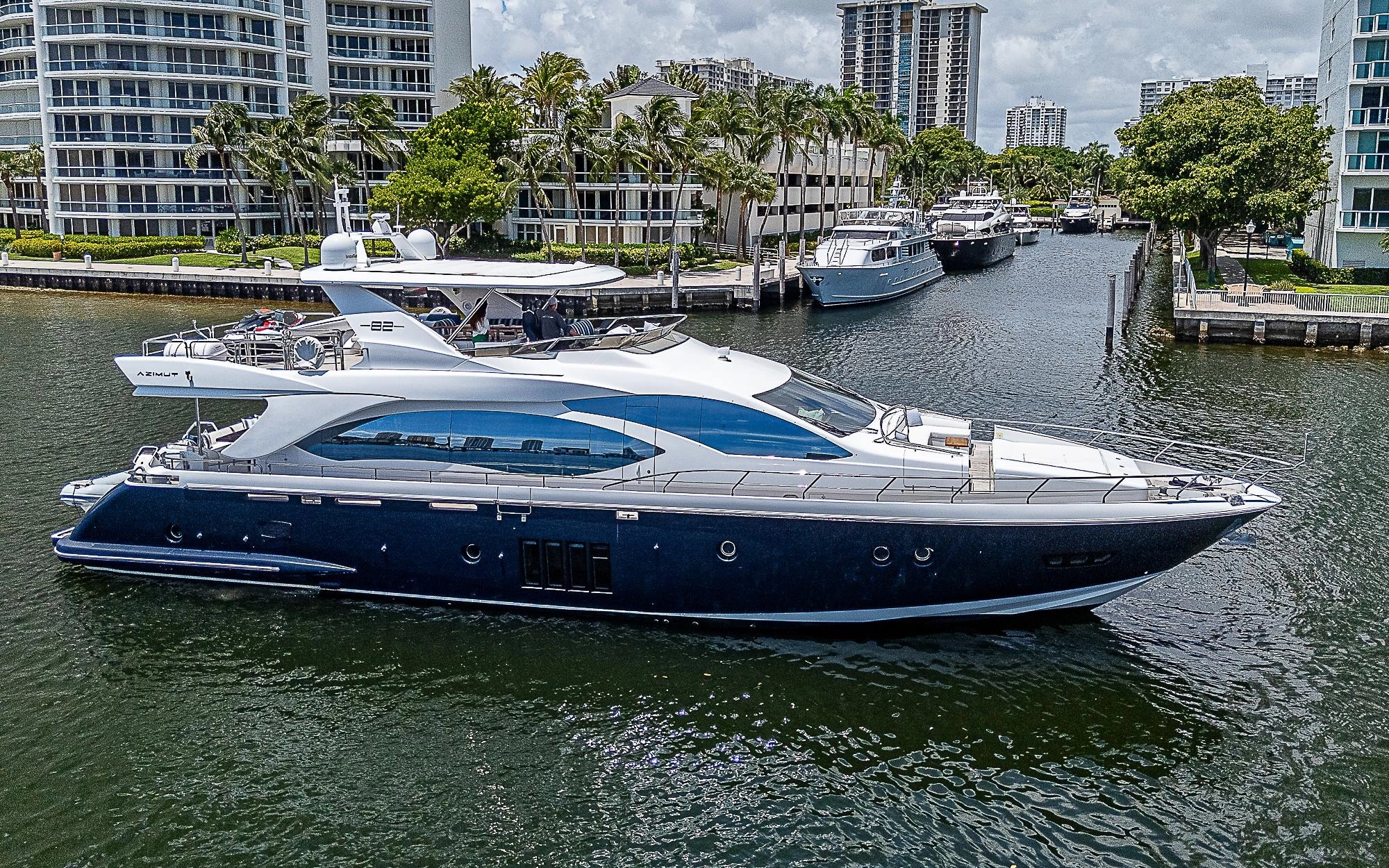 Reset 82' Azimut 2011