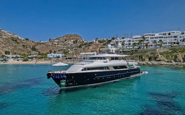 M/Y Jarela Custom Line Navetta 30