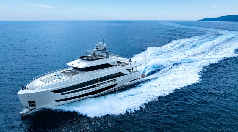 Horizon FD110 Hull 7 Exterior