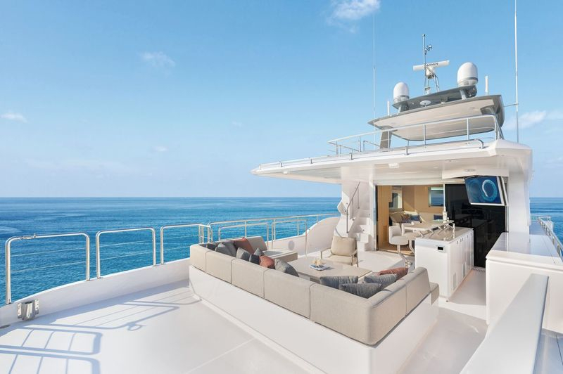 Horizon FD110 Hull 7 Bridge Deck Aft