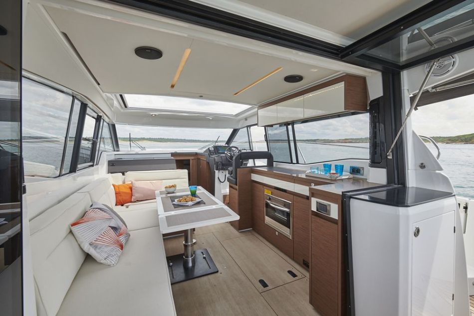 Jeanneau yachts new nc37 main salon transition