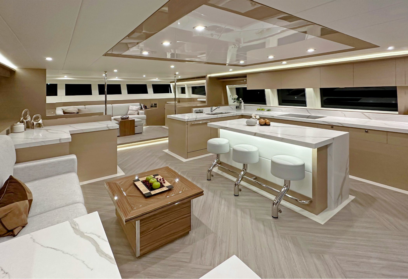 Horizon Yachts PC68