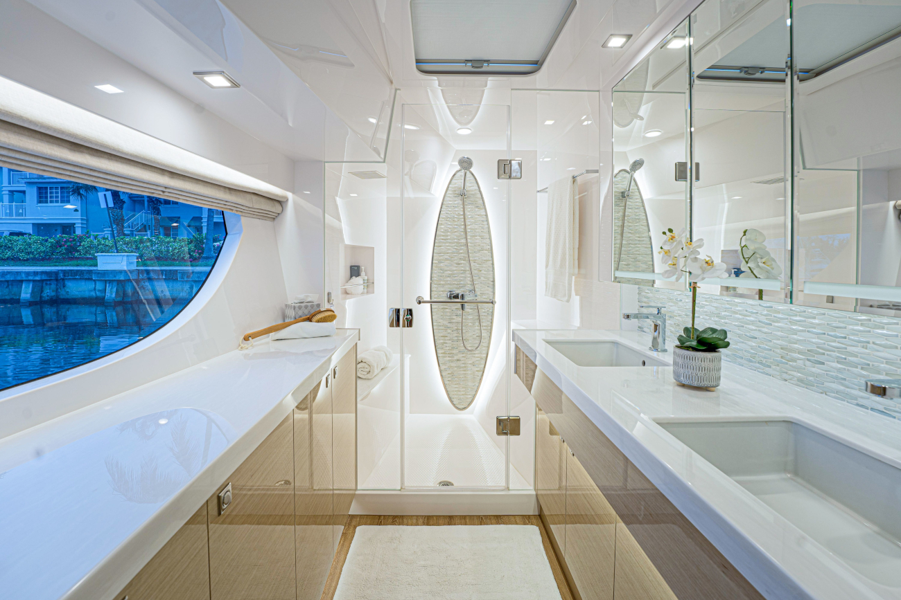 Horizon Yachts PC68